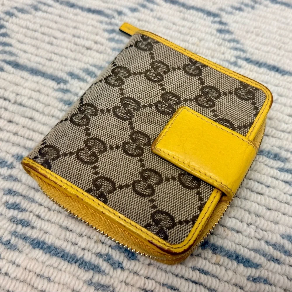 GUCCI GG Monogram Canvas Yellow Leather Bifold Zip Around Wallet Made in Italy